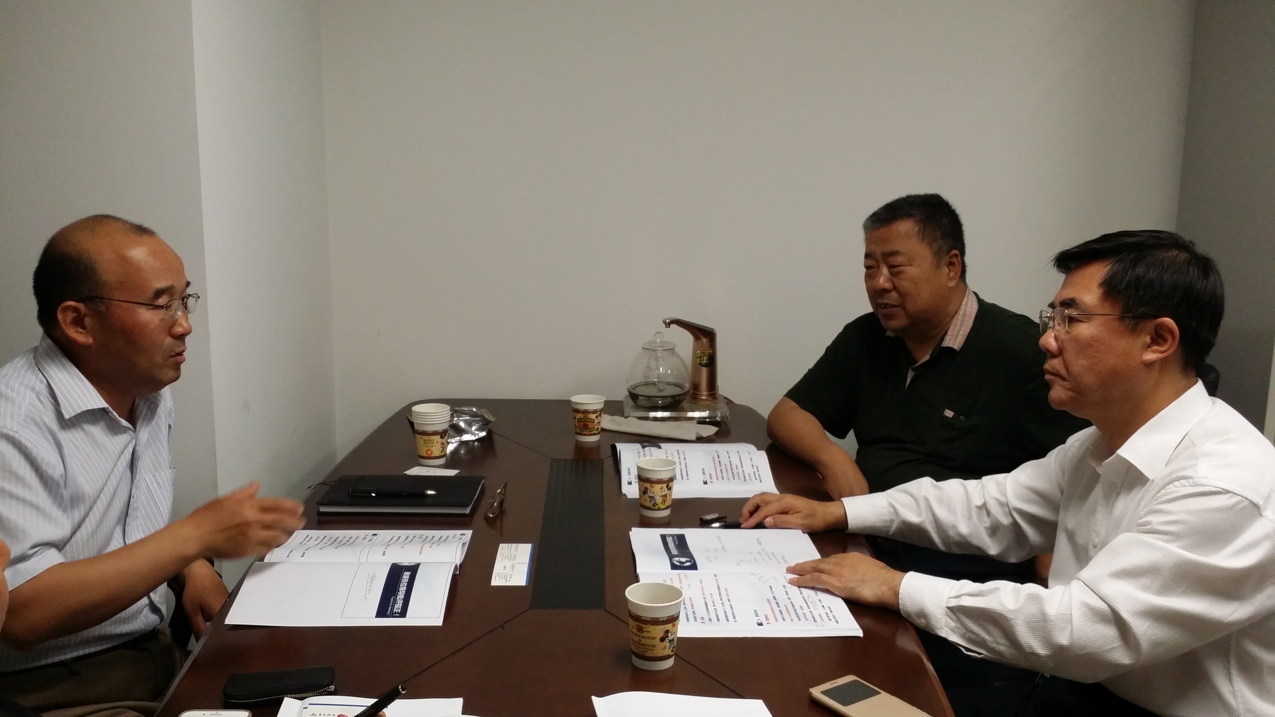 校长马连湘向国家发改委汇报东营研究院科研项目进展情况