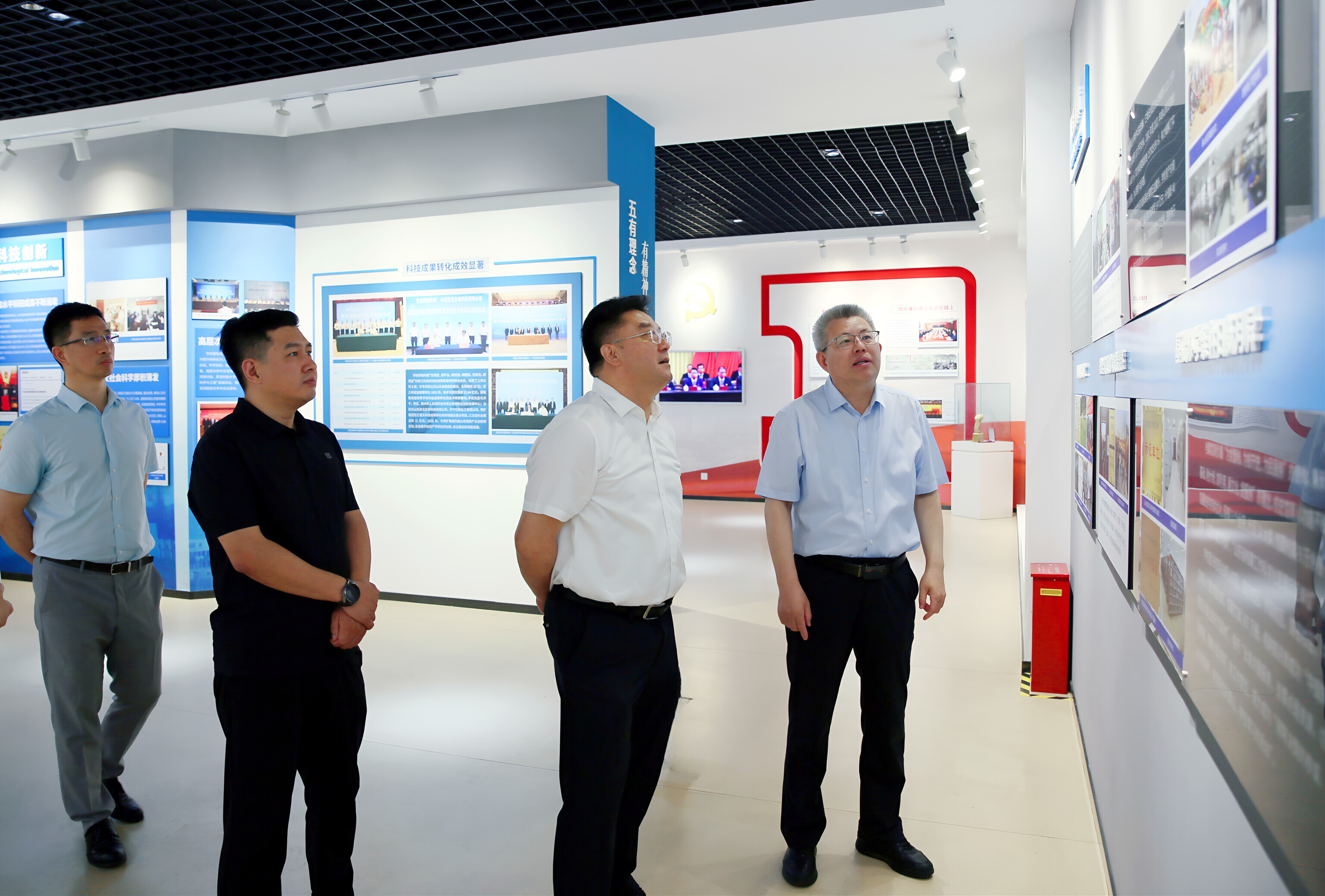 菏泽市委常委、组织部部长王军来校调研产才合作工作